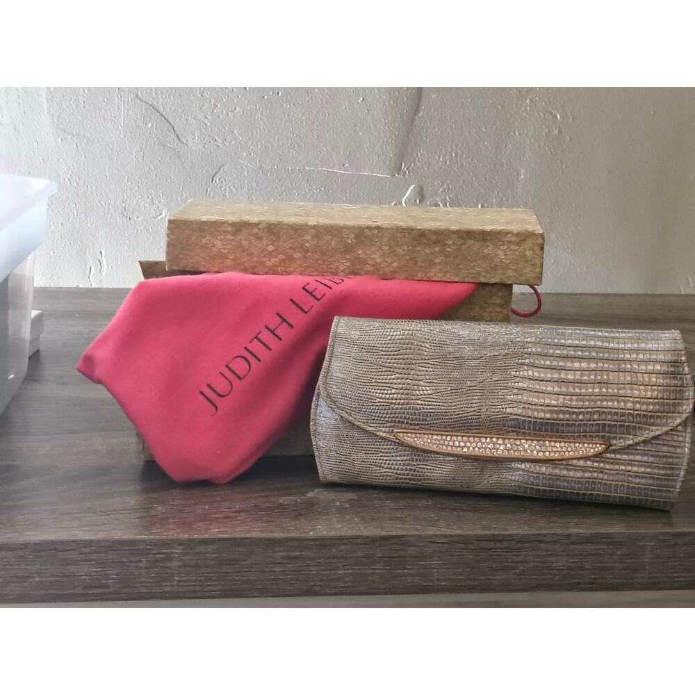Judith Leiber mini clutch sunglass holder- with Box